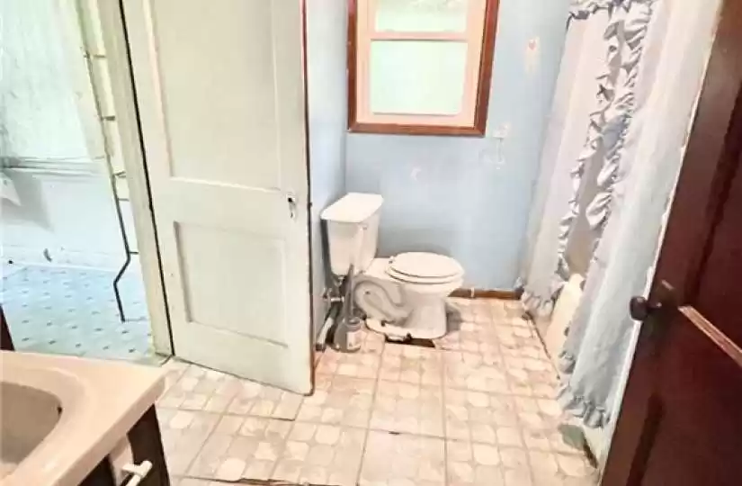 Full Bathroom- ML