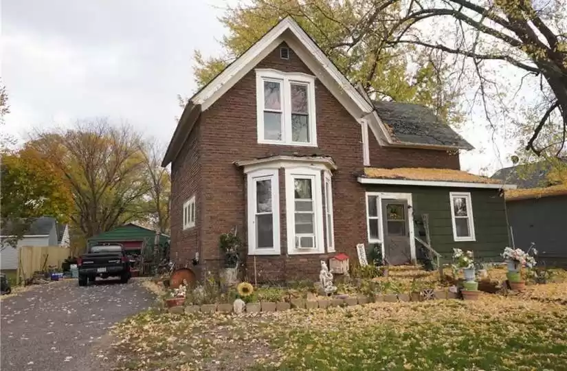 2327 4th, Eau Claire, Wisconsin 54703, 4 Bedrooms Bedrooms, ,2 BathroomsBathrooms,Residential,For sale,4th,1578070
