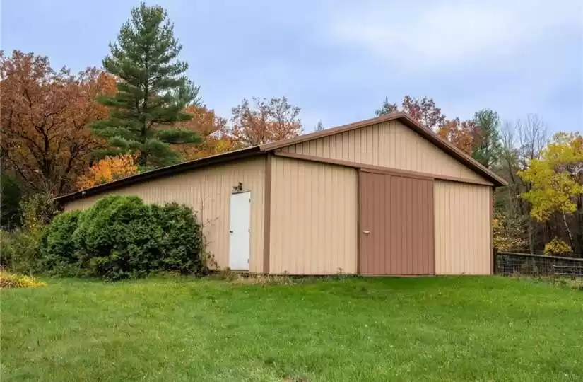 21463 40th, Chippewa Falls, Wisconsin 54729, 4 Bedrooms Bedrooms, ,2 BathroomsBathrooms,Residential,For sale,40th,1578100