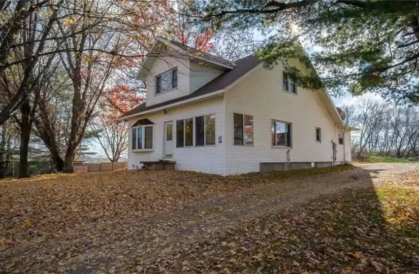 27815 County Hwy MM, Cadott, Wisconsin 54727, 4 Bedrooms Bedrooms, ,2 BathroomsBathrooms,Residential,For sale,County Hwy MM,1578090